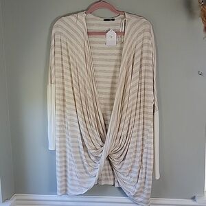 NWT Papermoon long sleeved drapey tunic top with twist front